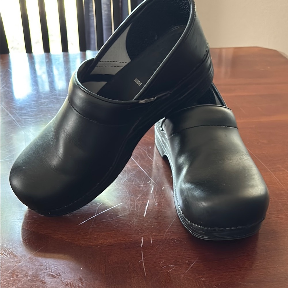 Black Leather Men's clogs